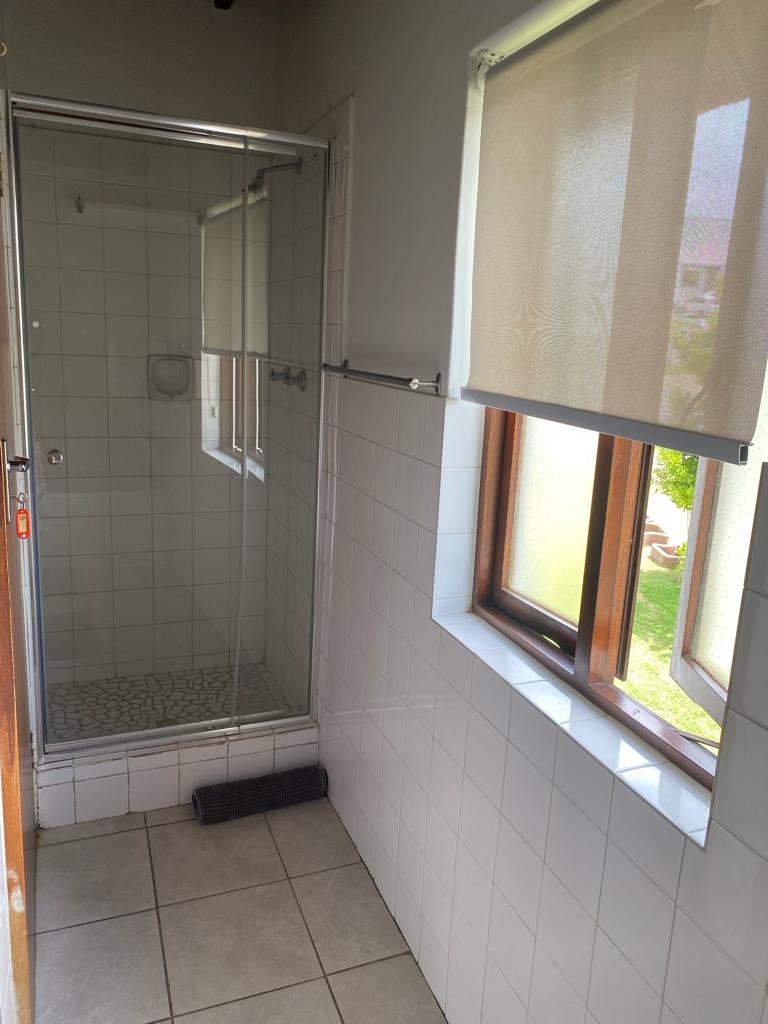 To Let 6 Bedroom Property for Rent in Stilbaai Wes Western Cape